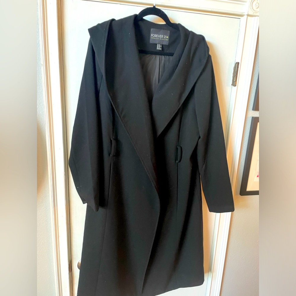 Forever 21 Long black over size coat 3X the belt is missing
